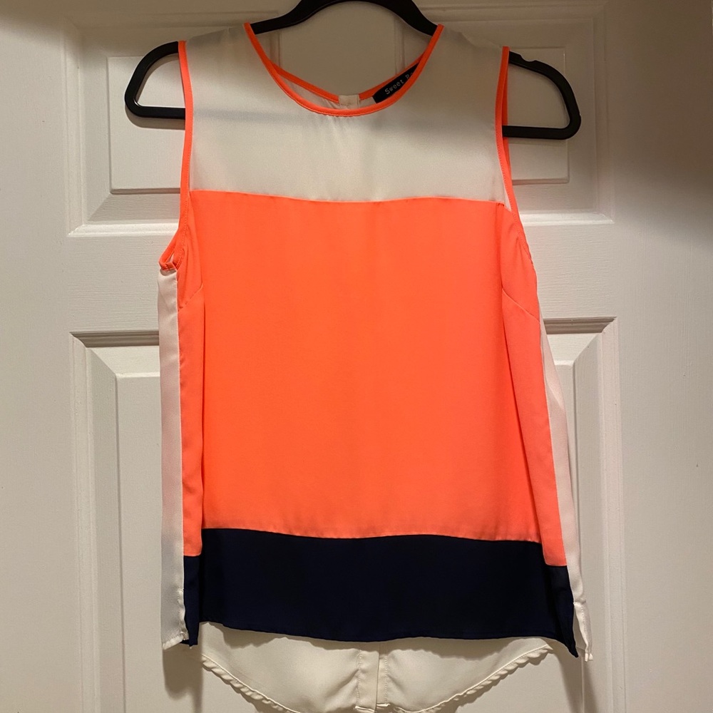 Sweet Rain Sleeveless Shirt